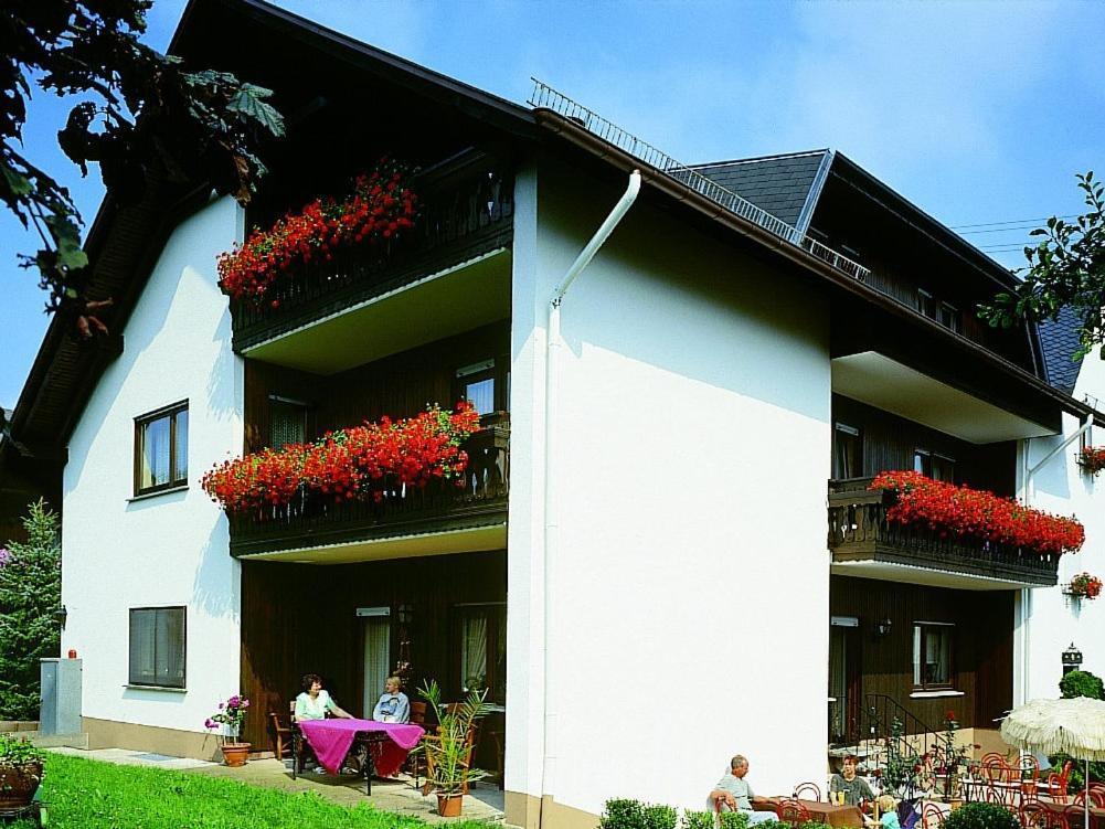 Pension Waldesruh Welschneudorf エクステリア 写真